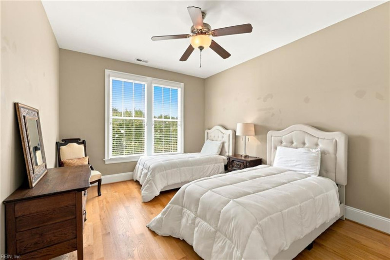 Photo 18 of 47 residential for sale in Norfolk virginia