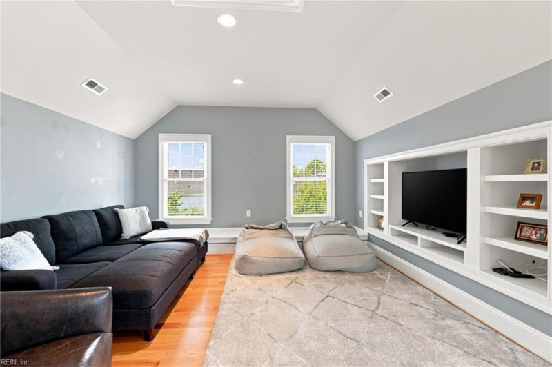 Photo 28 of 47 residential for sale in Norfolk virginia