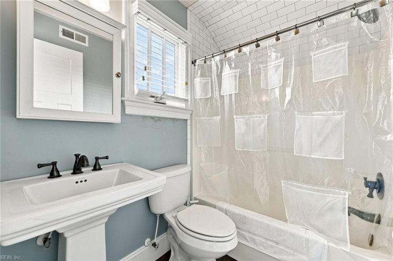 Photo 36 of 47 residential for sale in Norfolk virginia