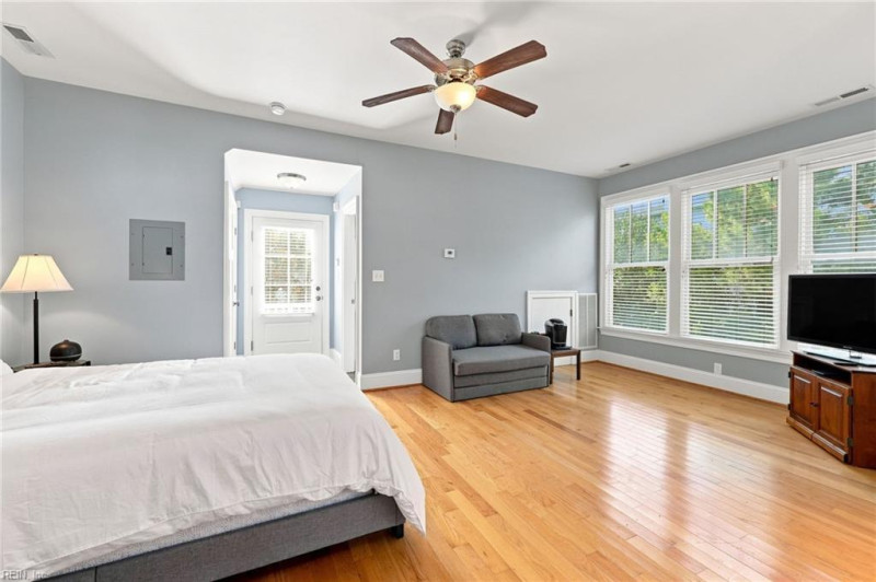 Photo 37 of 47 residential for sale in Norfolk virginia