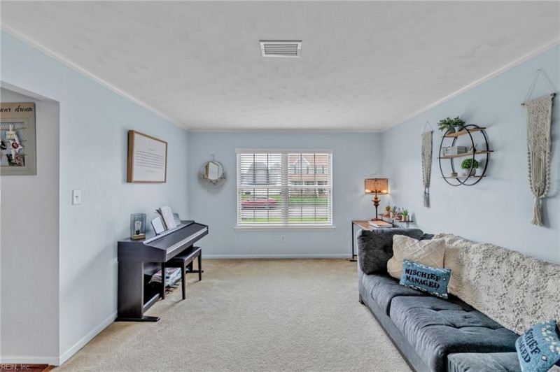 Photo 10 of 41 residential for sale in Suffolk virginia