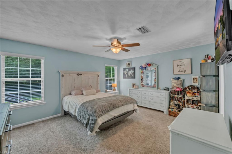 Photo 19 of 41 residential for sale in Suffolk virginia