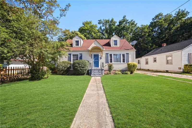 Photo 1 of 43 residential for sale in Portsmouth virginia