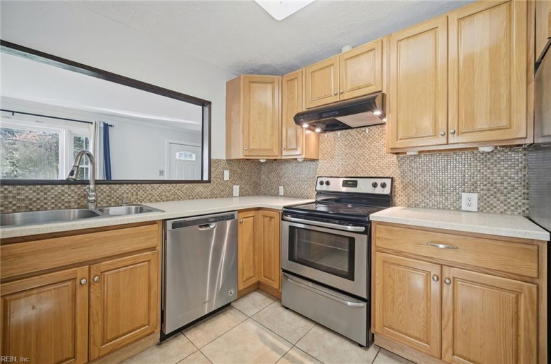 Photo 13 of 43 residential for sale in Portsmouth virginia
