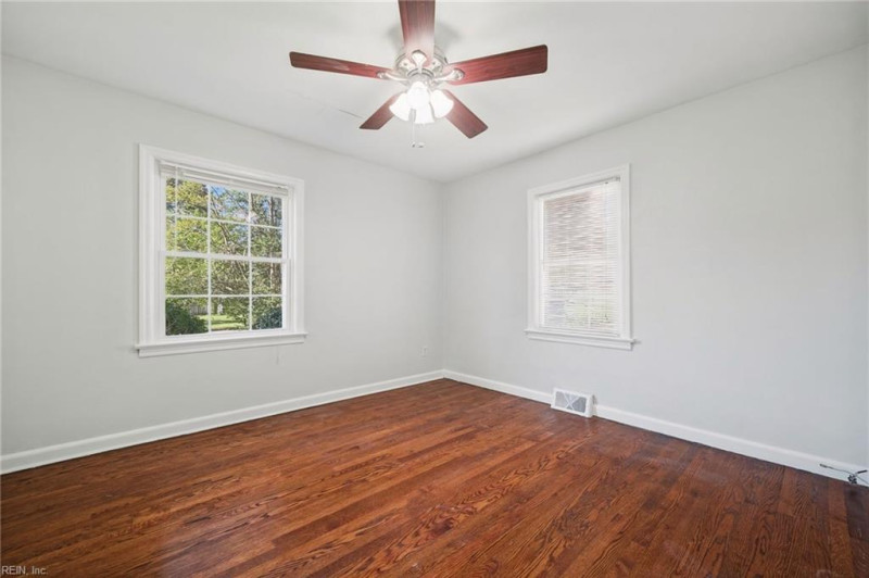 Photo 19 of 43 residential for sale in Portsmouth virginia