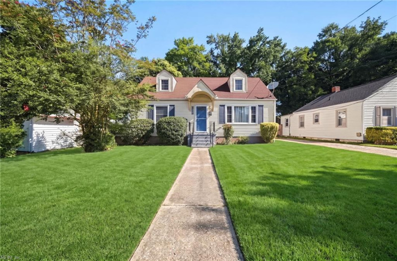 Photo 2 of 43 residential for sale in Portsmouth virginia