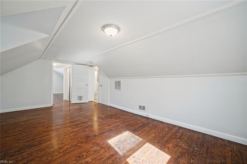 Photo 21 of 43 residential for sale in Portsmouth virginia
