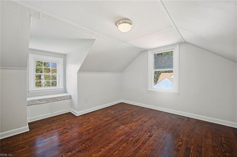 Photo 23 of 43 residential for sale in Portsmouth virginia
