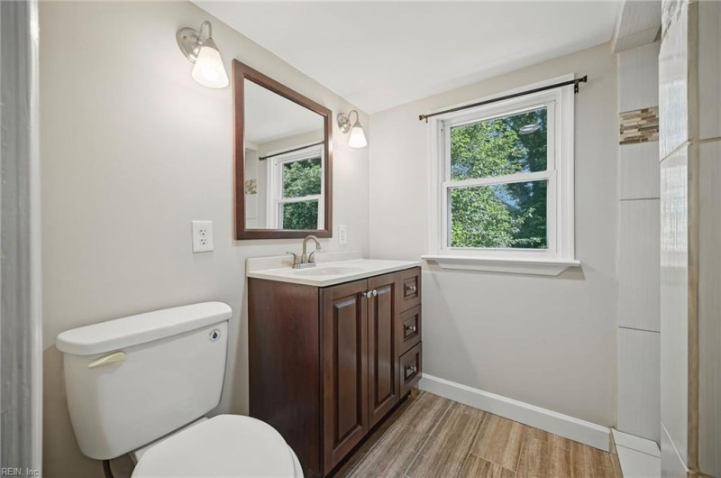 Photo 27 of 43 residential for sale in Portsmouth virginia