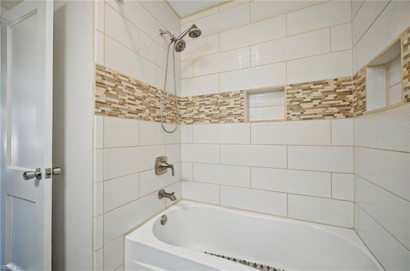 Photo 28 of 43 residential for sale in Portsmouth virginia