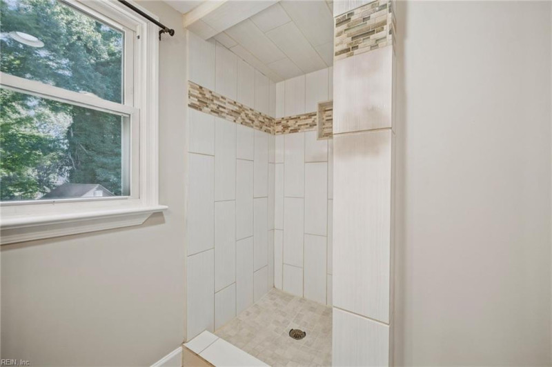 Photo 29 of 43 residential for sale in Portsmouth virginia