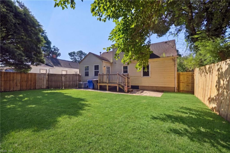 Photo 32 of 43 residential for sale in Portsmouth virginia
