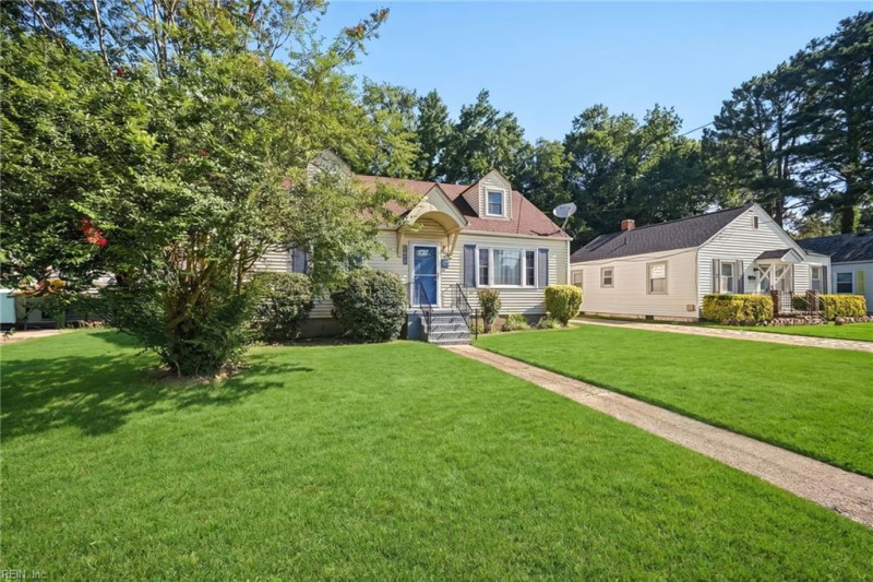 Photo 4 of 43 residential for sale in Portsmouth virginia