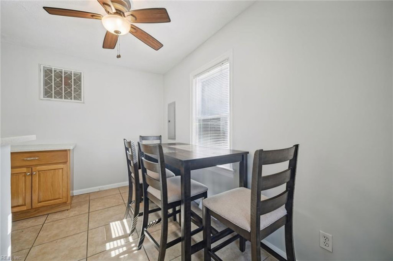 Photo 8 of 43 residential for sale in Portsmouth virginia