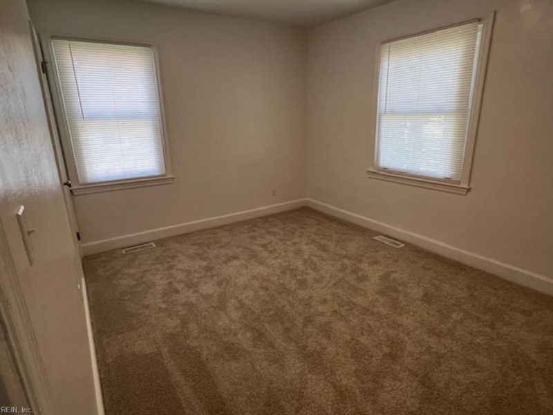 Photo 11 of 36 residential for sale in Hampton virginia