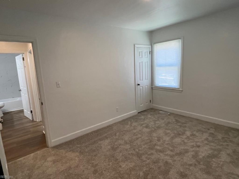 Photo 12 of 36 residential for sale in Hampton virginia