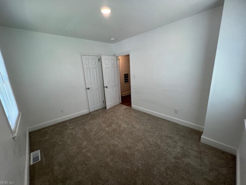 Photo 17 of 36 residential for sale in Hampton virginia