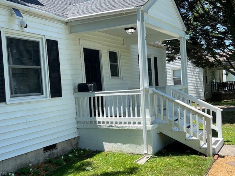 Photo 4 of 36 residential for sale in Hampton virginia