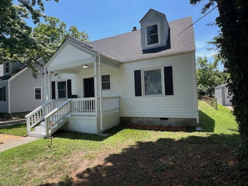 Photo 5 of 36 residential for sale in Hampton virginia