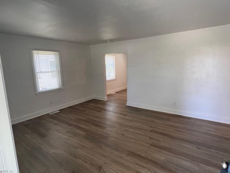 Photo 6 of 36 residential for sale in Hampton virginia
