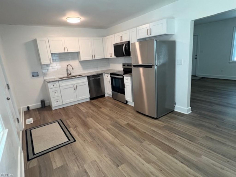 Photo 9 of 36 residential for sale in Hampton virginia