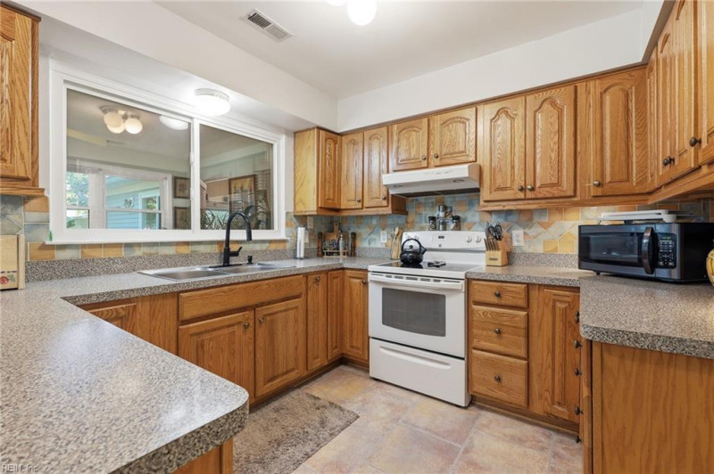 Photo 8 of 44 residential for sale in Chesapeake virginia Photo 8 of 44 residential for sale in Chesapeake virginia