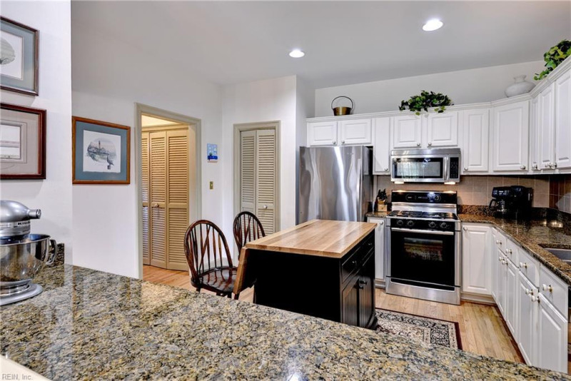 Photo 7 of 46 residential for sale in James City County virginia