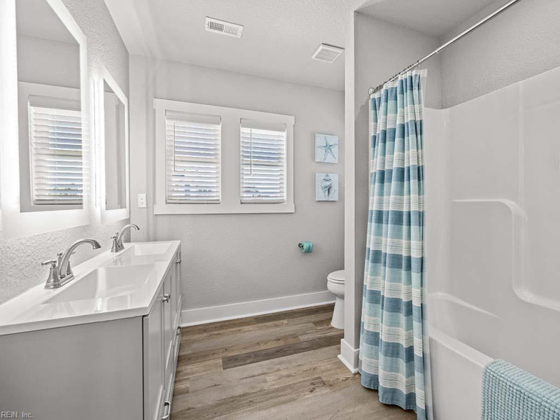 Photo 17 of 50 residential for sale in Currituck County virginia