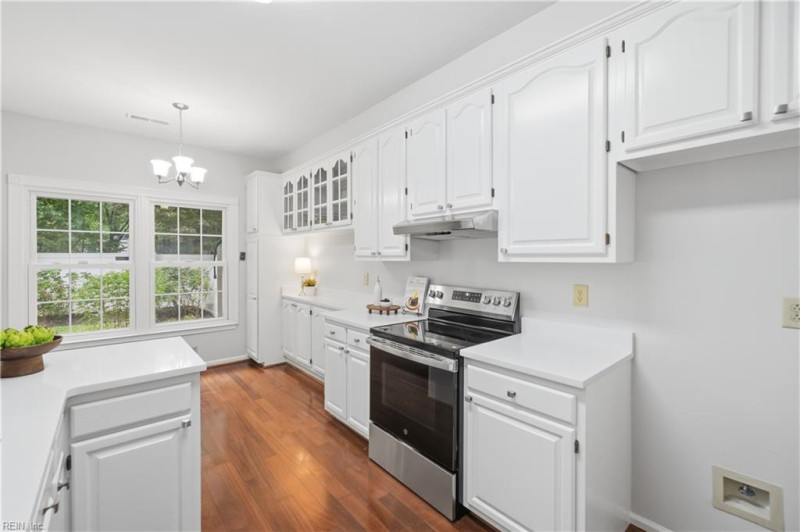Photo 12 of 43 residential for sale in Virginia Beach virginia