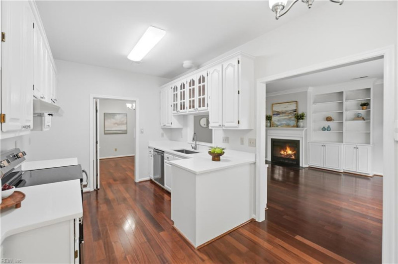 Photo 16 of 43 residential for sale in Virginia Beach virginia