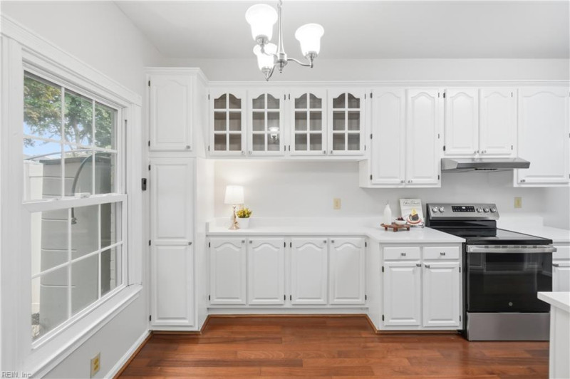 Photo 18 of 43 residential for sale in Virginia Beach virginia