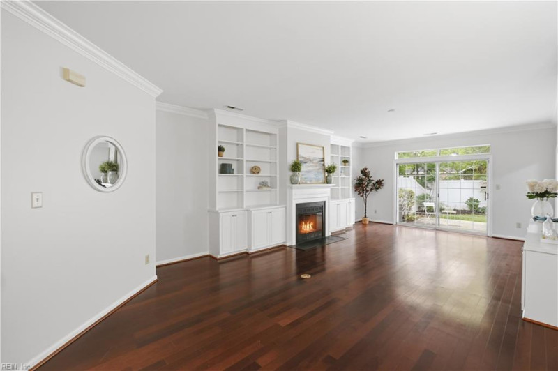 Photo 4 of 43 residential for sale in Virginia Beach virginia