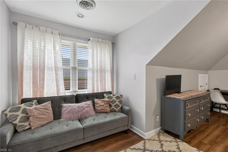 Photo 32 of 50 residential for sale in Chesapeake virginia Photo 32 of 50 residential for sale in Chesapeake virginia