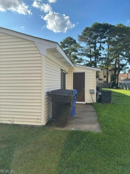 Photo 3 of 30 residential for sale in Virginia Beach virginia