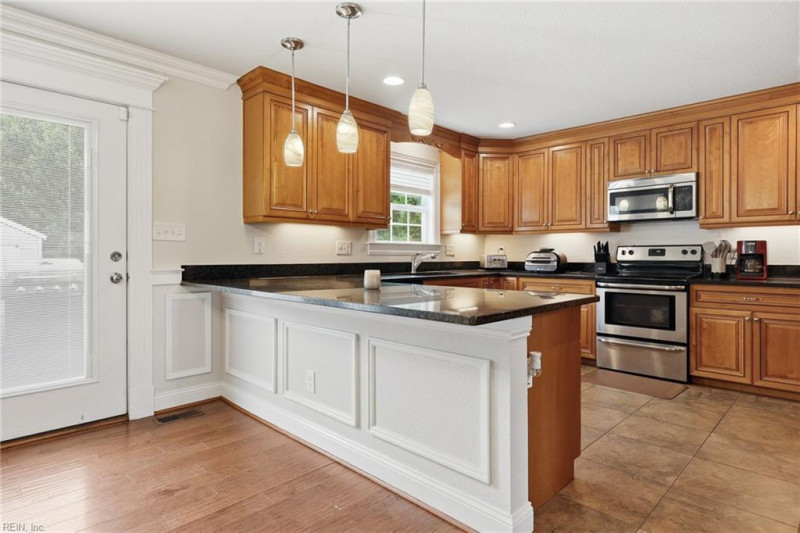 Photo 9 of 43 residential for sale in Suffolk virginia