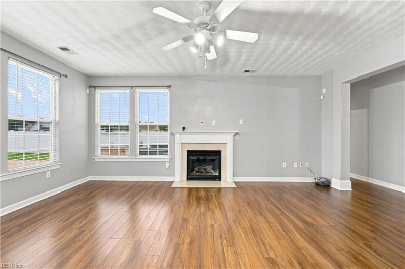 Photo 17 of 50 residential for sale in Chesapeake virginia Photo 17 of 50 residential for sale in Chesapeake virginia