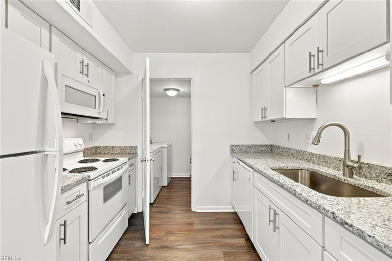 Photo 4 of 25 residential for sale in Newport News virginia