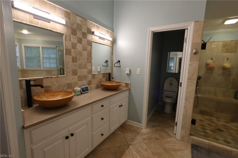 Photo 23 of 33 rental for rent in York County virginia
