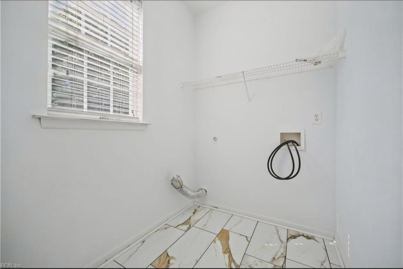 Photo 10 of 31 residential for sale in Chesapeake virginia