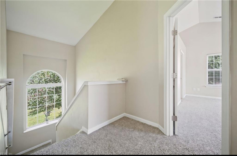 Photo 11 of 31 residential for sale in Chesapeake virginia