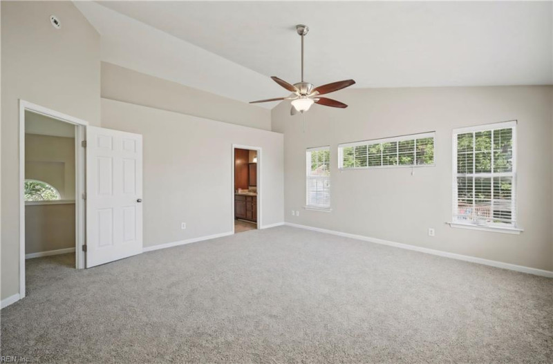 Photo 14 of 31 residential for sale in Chesapeake virginia