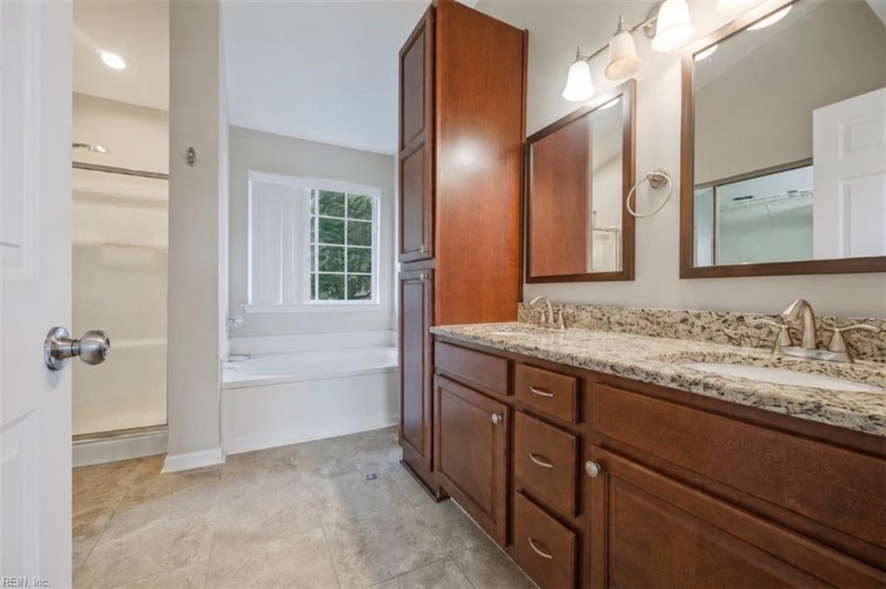Photo 16 of 31 residential for sale in Chesapeake virginia