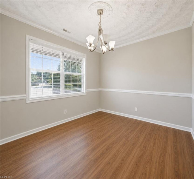 Photo 8 of 31 residential for sale in Chesapeake virginia