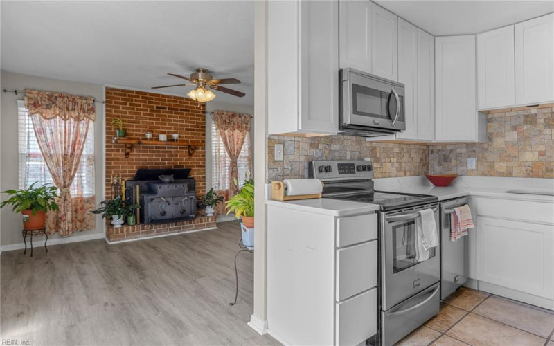 Photo 12 of 37 residential for sale in Virginia Beach virginia