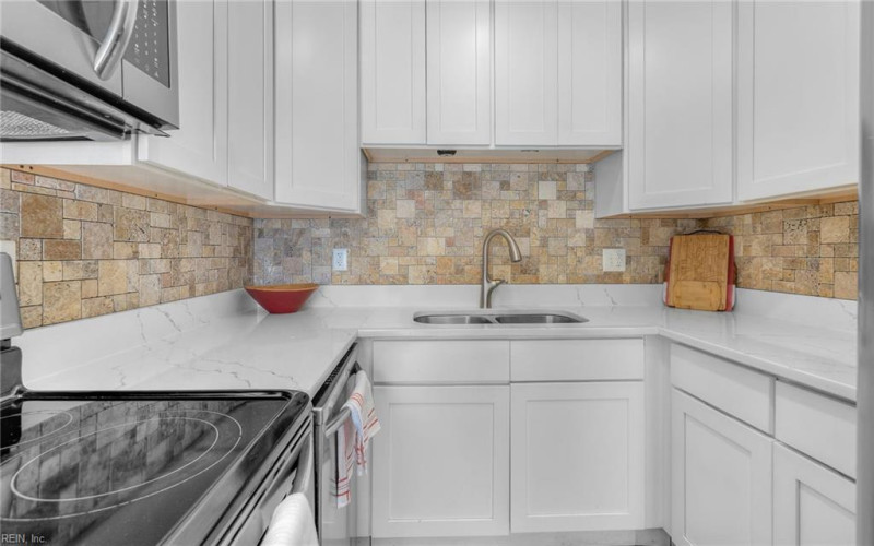 Photo 13 of 37 residential for sale in Virginia Beach virginia