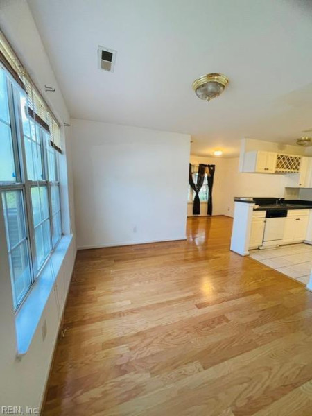 Photo 5 of 23 residential for sale in Hampton virginia
