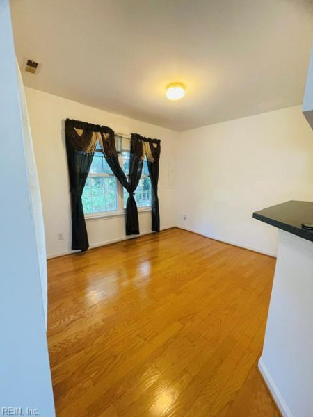 Photo 7 of 23 residential for sale in Hampton virginia