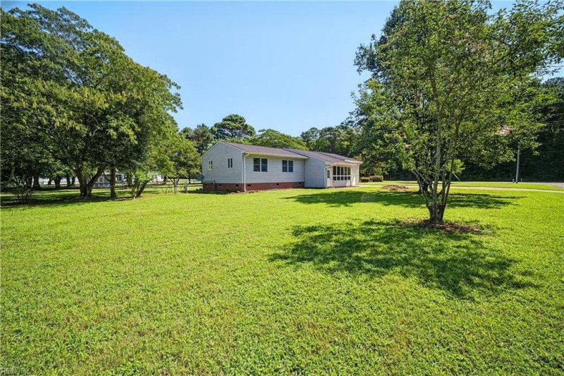 Photo 3 of 45 residential for sale in Suffolk virginia