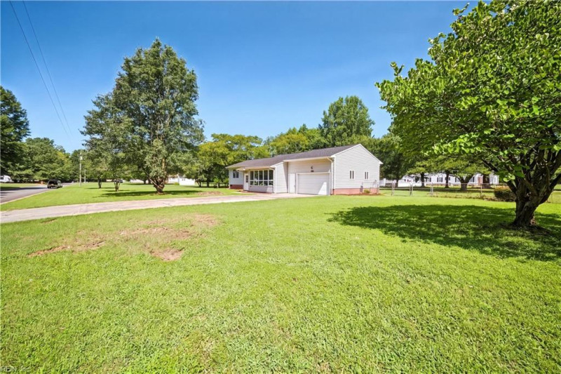 Photo 5 of 45 residential for sale in Suffolk virginia