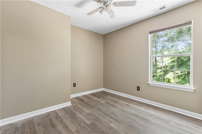 Photo 16 of 33 residential for sale in Mathews County virginia